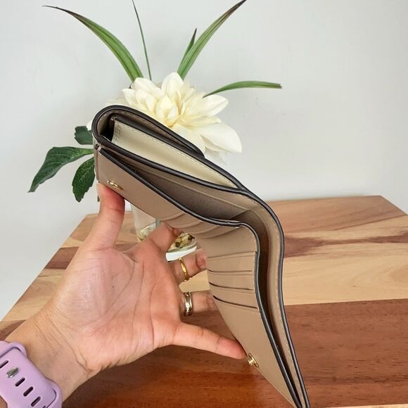 NWT COACH SMALL MORGAN‎ WALLET IN SIGNATURE LEATHER - Picture 5 of 7